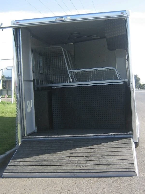 install of horse tailgate mat (2)